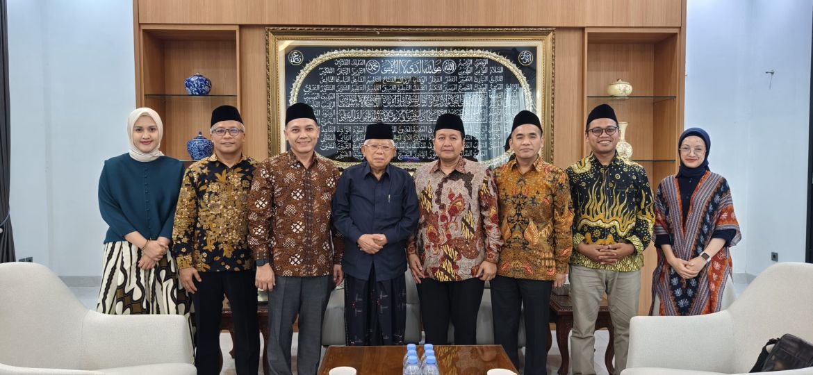 Silaturahmi dengan Ketua Dewan Pertimbangan MUI (Demo)